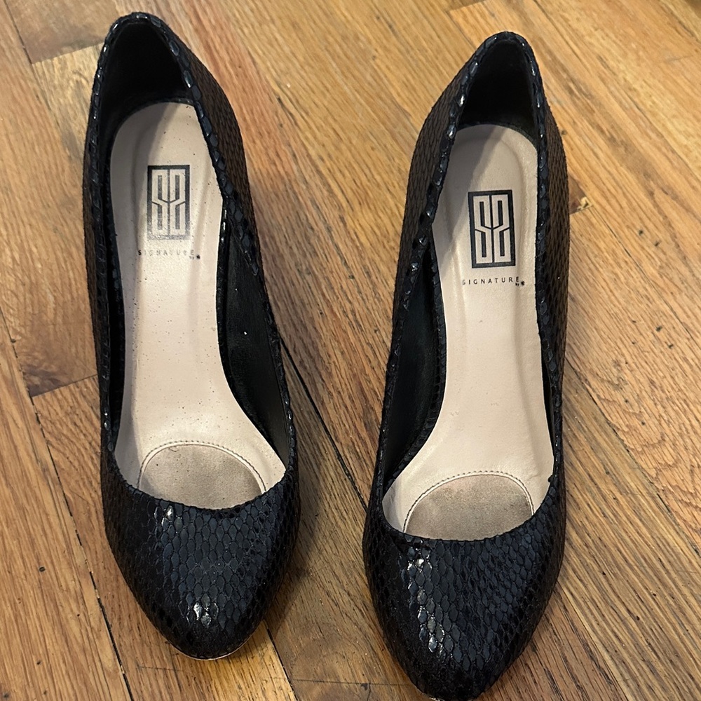 Signature Black Snakeskin Women's Heels - Size 6